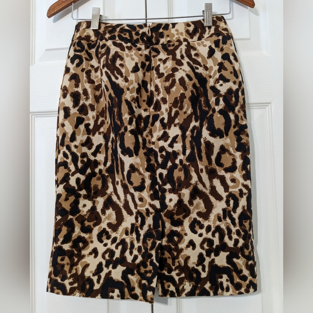 Merona Women's pencil skirt. Size 2, Leopard print.